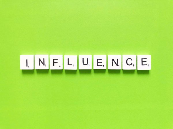 Comment utiliser les influenceurs pour promouvoir votre marque